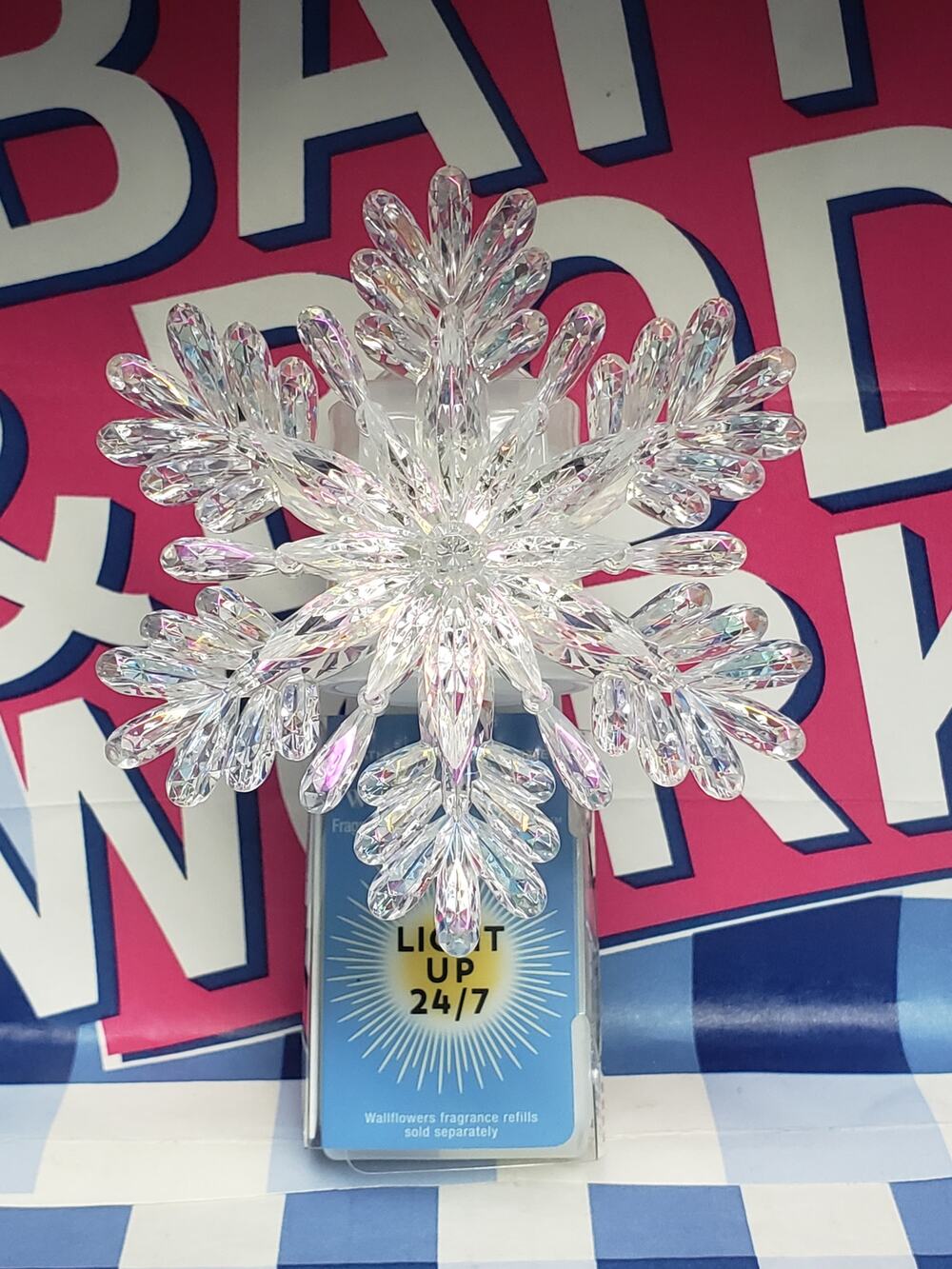 BBW White Snowflake Night Light Fragrance Wallflower Plug In Home Scent Decor